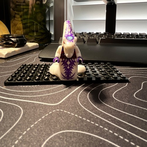 Rare lego pythor minifigure - rare,